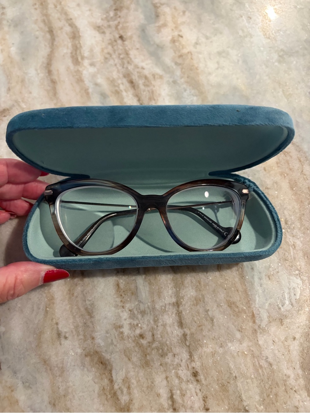 Moncler Tortoiseshell Cat-Eye Glasses Frame, model 5018 092 - Picture 9 of 9